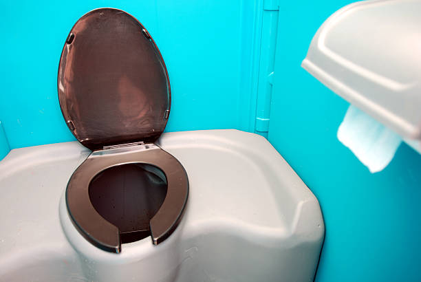 Best Portable restroom trailer rental  in North Aurora, IL