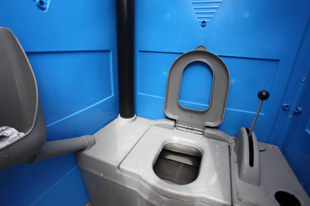 Best Portable restroom trailer rental  in North Aurora, IL