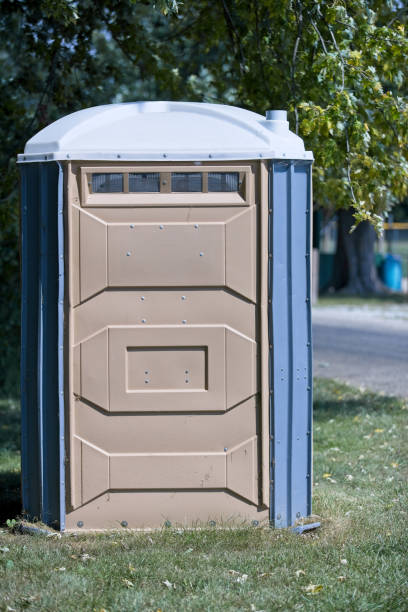 Best Porta potty rental near me  in North Aurora, IL