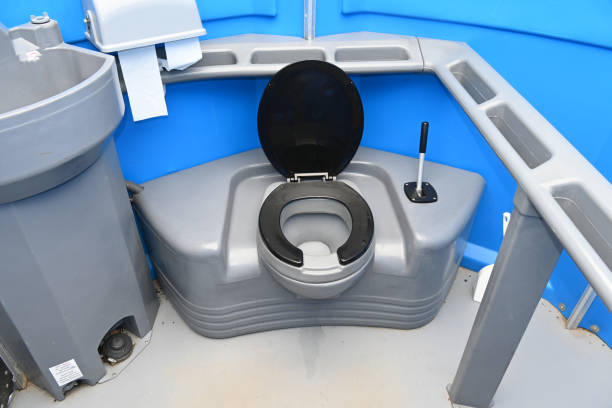 Best Sanitation services for porta potties  in North Aurora, IL