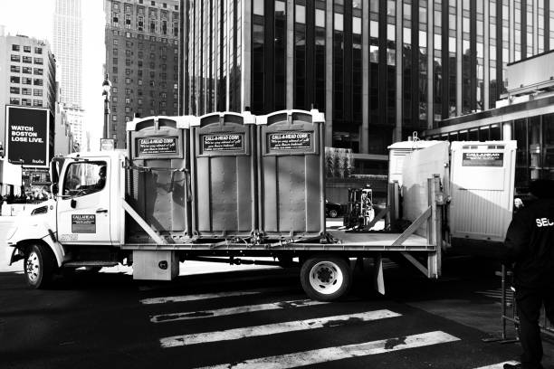 Best Luxury portable toilet rental  in North Aurora, IL